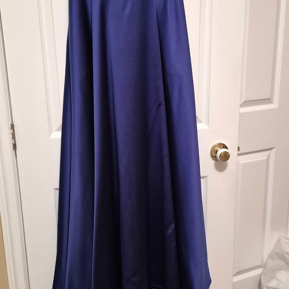 Long formal dress - Picture 3 of 6